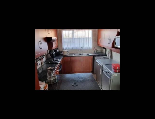 2 BEDROOM TOWNHOUSE FOR SALE IN FLORENTIA